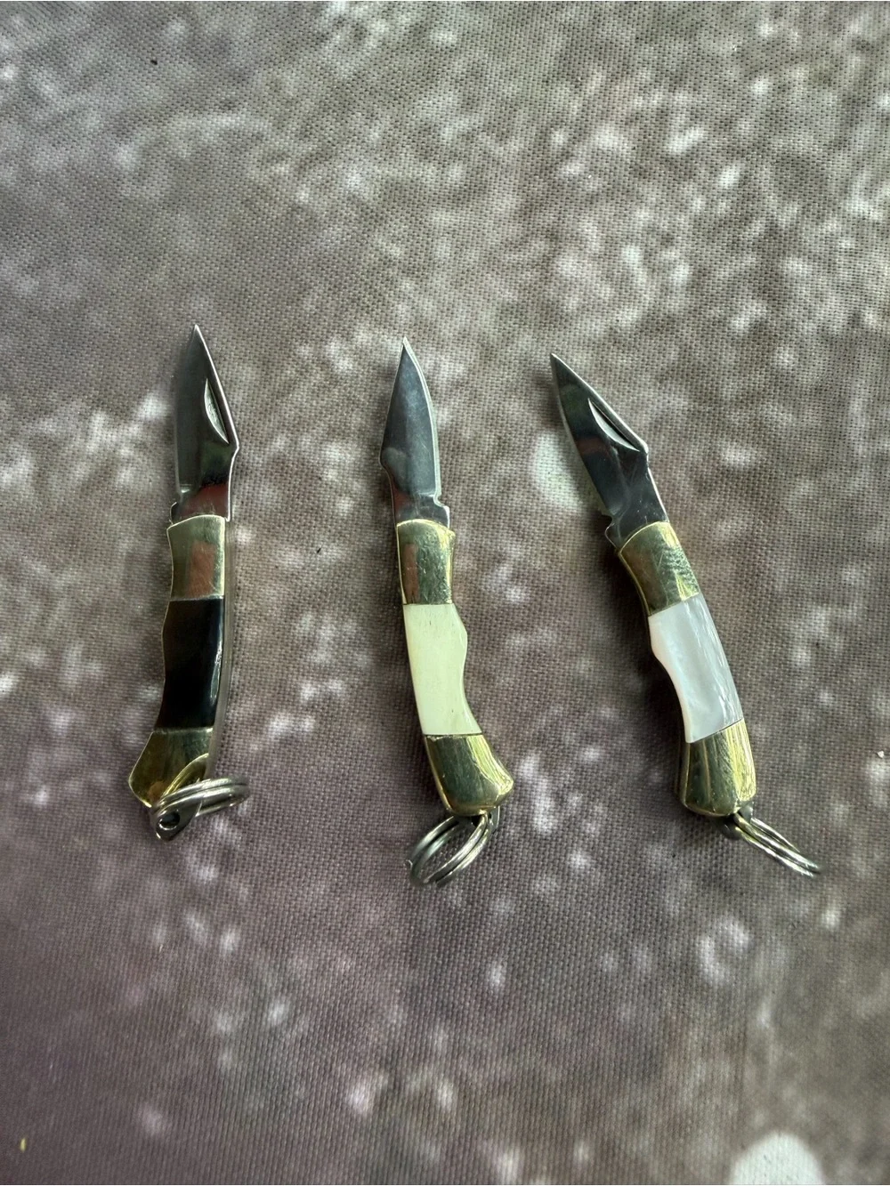 Pocket Knife Keychain - 2+1 free